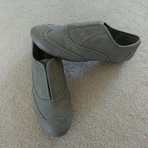 Lauren Conrad slip on oxford